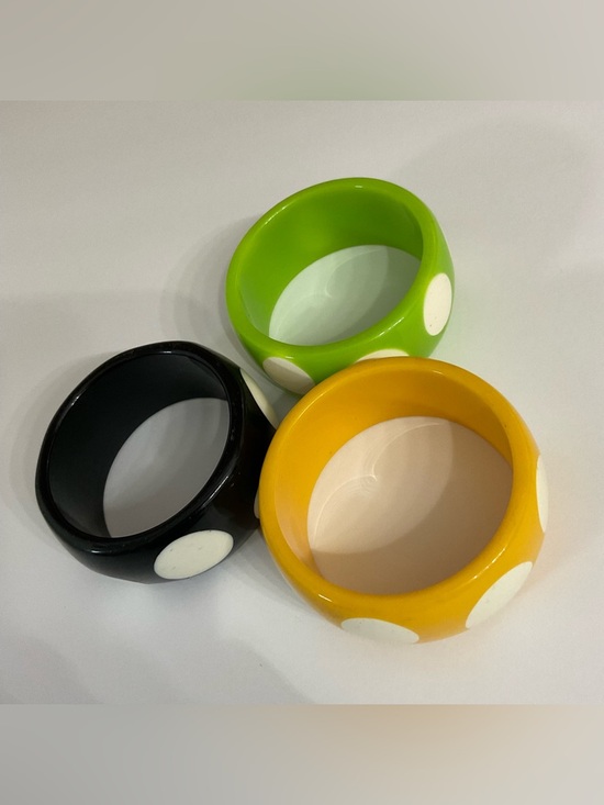 Vintage Resin Polka Dot Bangle Bracelet Set of 3 Black Yellow Green - Picture 4 of 7